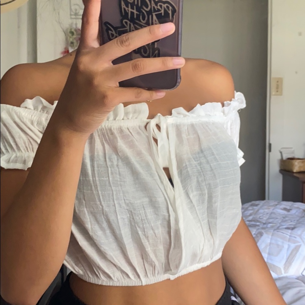 CROP TOP